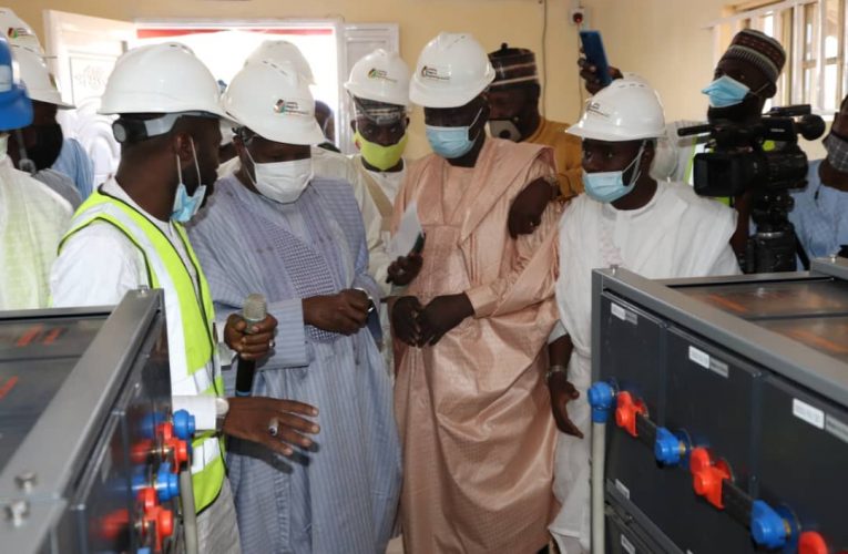 REA: Gombe Gov Commissions 85 kilowatt Solar Mini Grid Power Plant In Akko LG