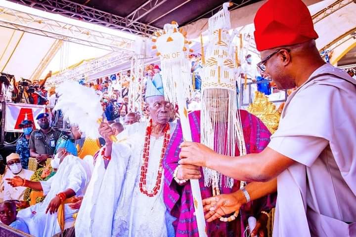 New Olubadan, Oba Lekan Balogun Gets Staff of Office