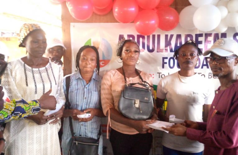 Abdulkareem Shittu Empowers 300 Ikorodu Residents With N50,000 Each