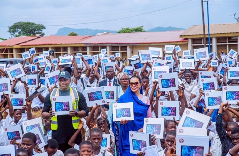 Senator Natasha Donates 700 Computers To Students in Okene School
