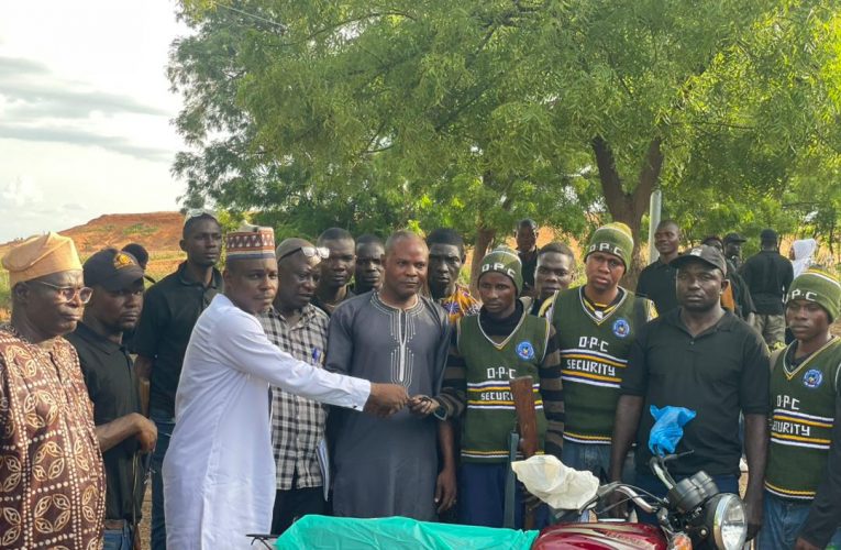 Ifelodun LG Chairman, Yusuf Distributes Motorcycles to Local Security Outfits 