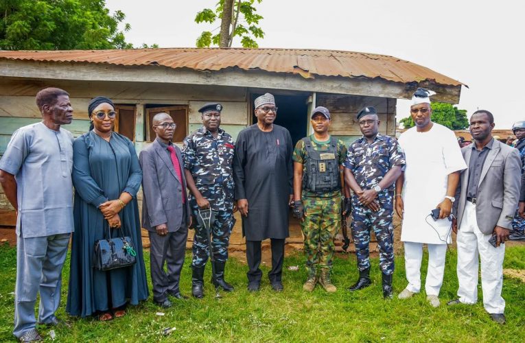 Governor AbdulRazaq Holds Strategic Security Meeting in Kwara South