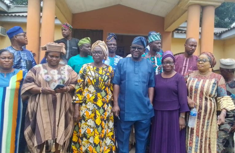 Electoral Officers Host Immediate Past OYSIEC Chairman, Olagunju