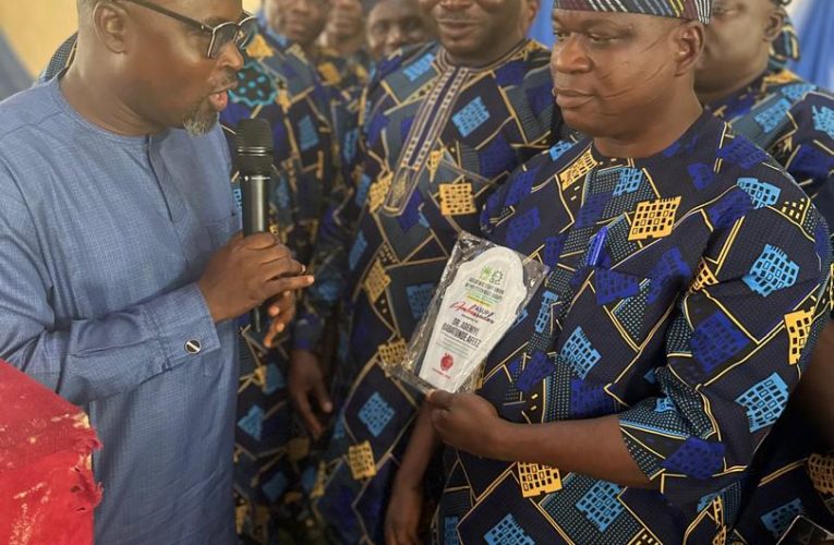 OYSIEC CHAIRMAN BAGS ASUP  AMBASSADOR AWARD