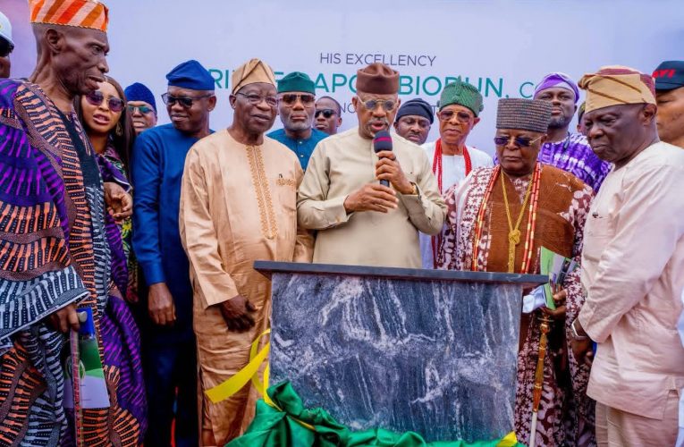 Abiodun Commissions Elega–Saje Road, Unveils Ago-Odo–Lafenwa Reconstruction